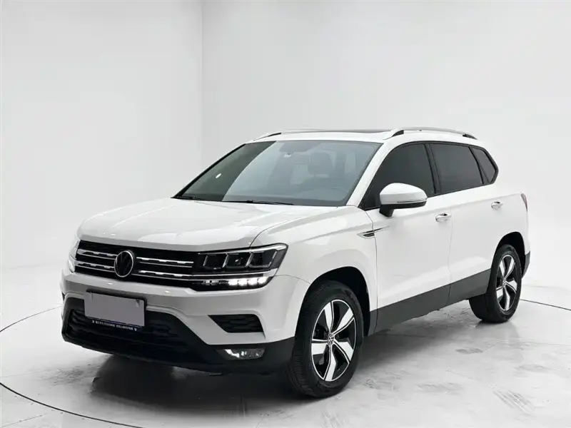 Volkswagen Tharu