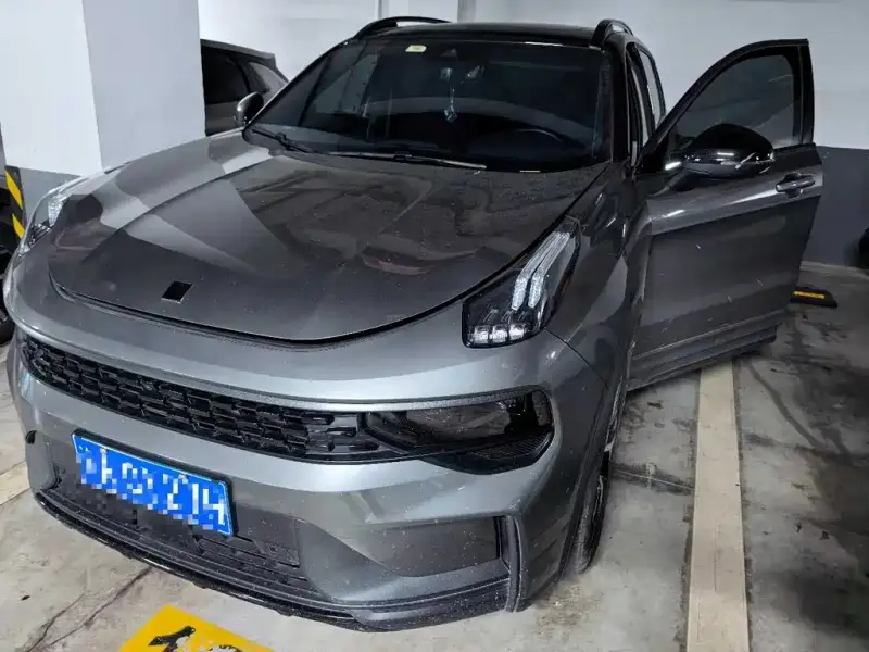 Lynk & Co 01