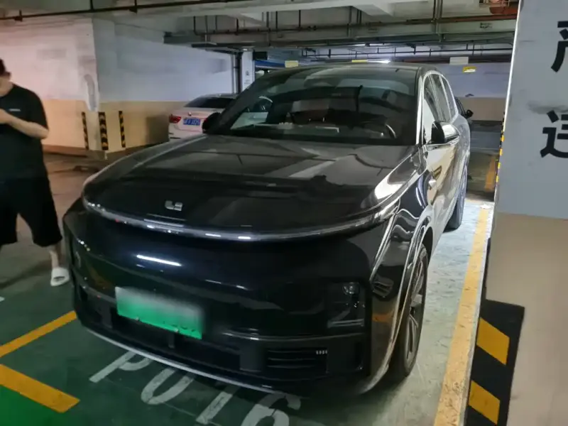 Li Auto L8