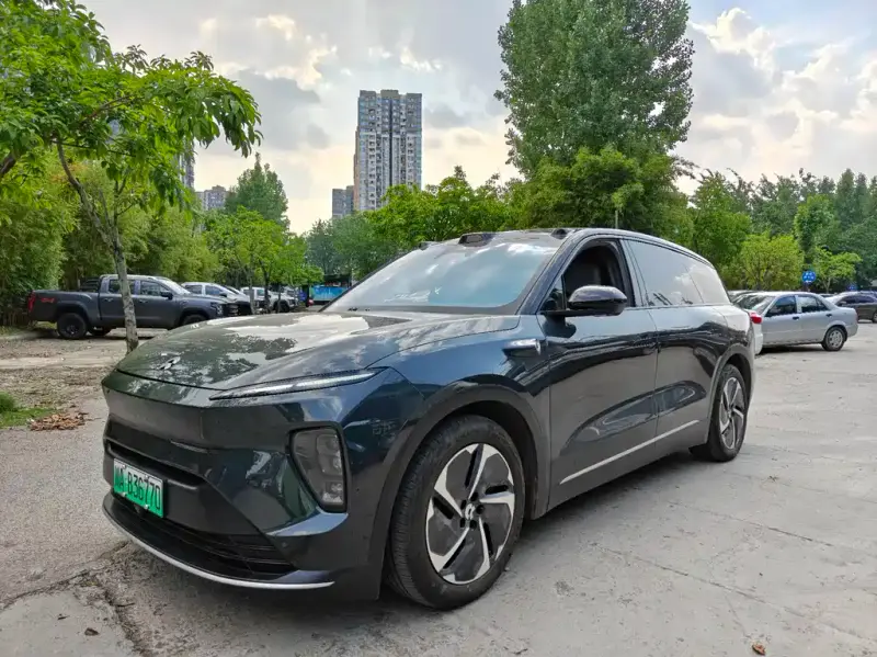 NIO ES8