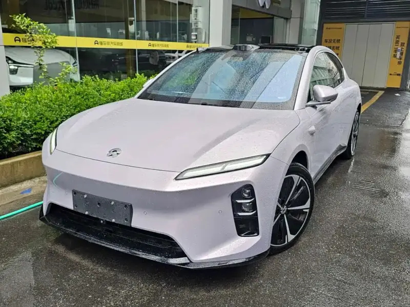 NIO ET5