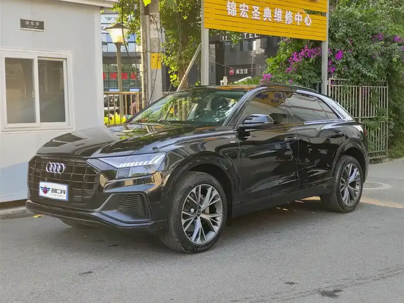 Audi Q8