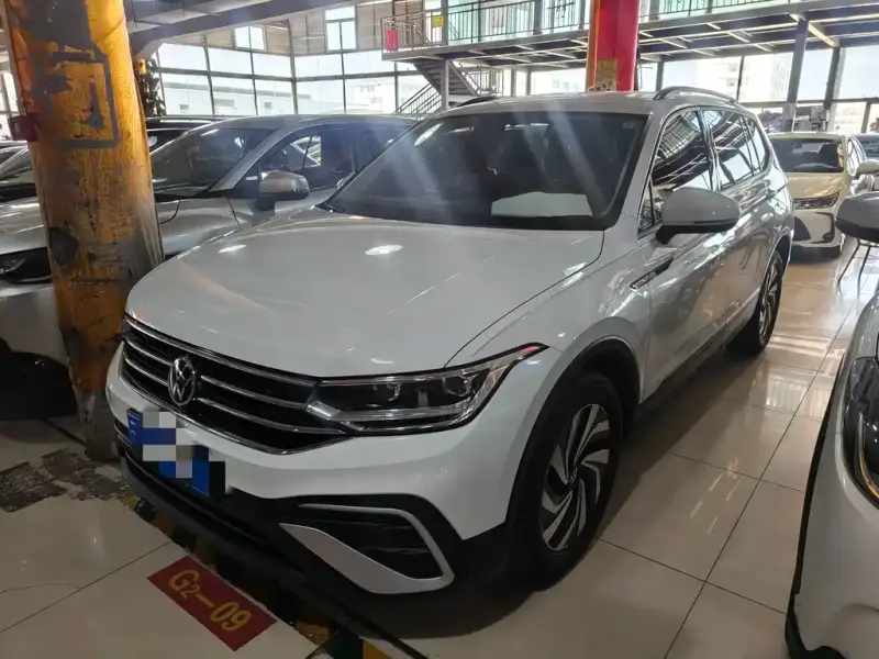 Volkswagen Tiguan L