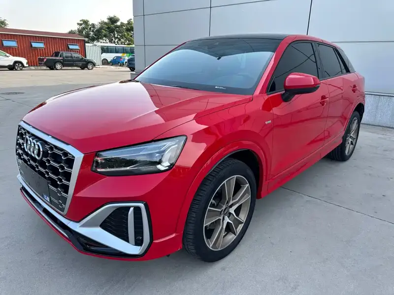 Audi Q2L