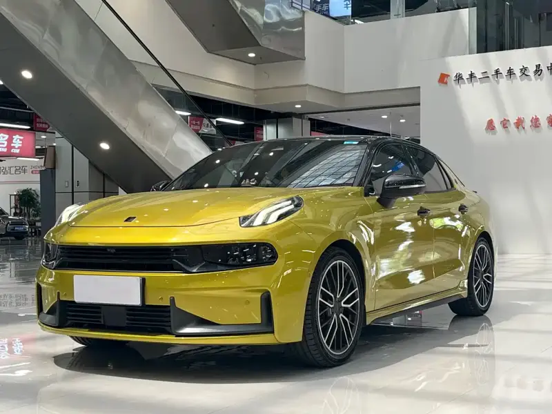 Lynk & Co 03