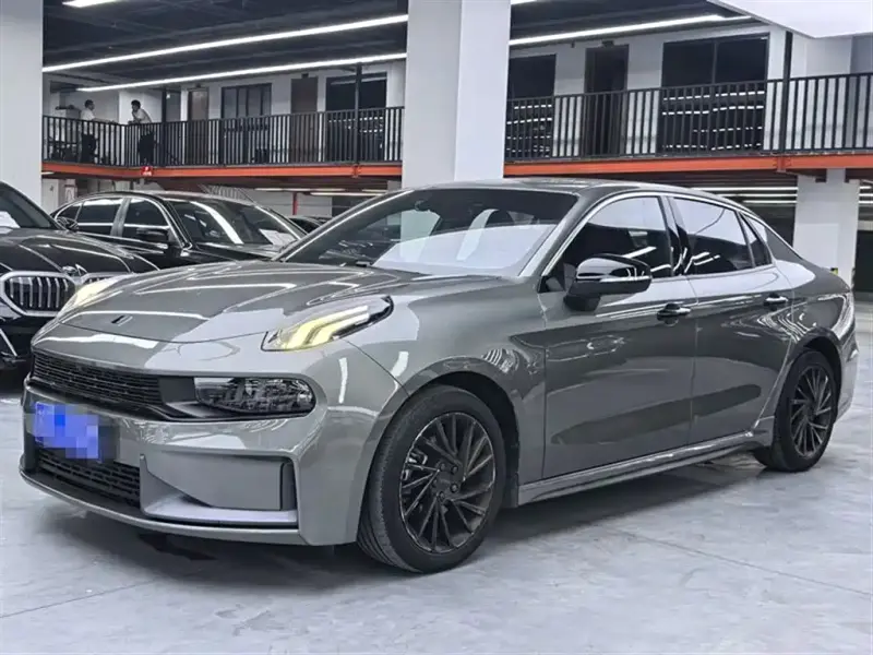 Lynk & Co 03