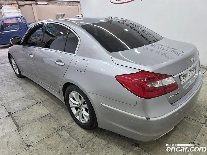 Hyundai Genesis
