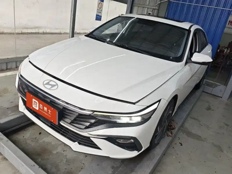 Hyundai Elantra