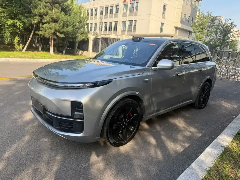 Li Auto L8