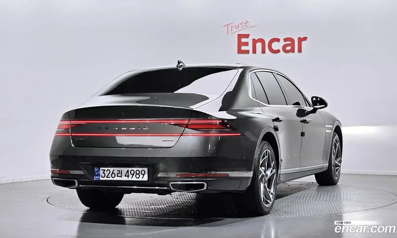 Genesis G90