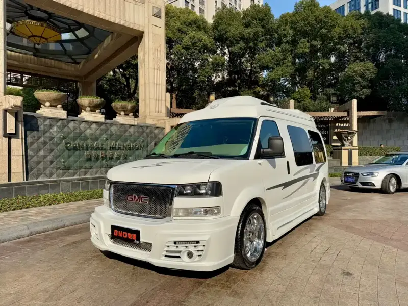 GMC Savana