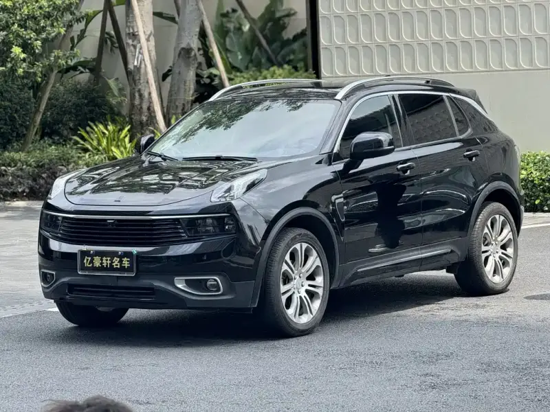 Lynk & Co 01