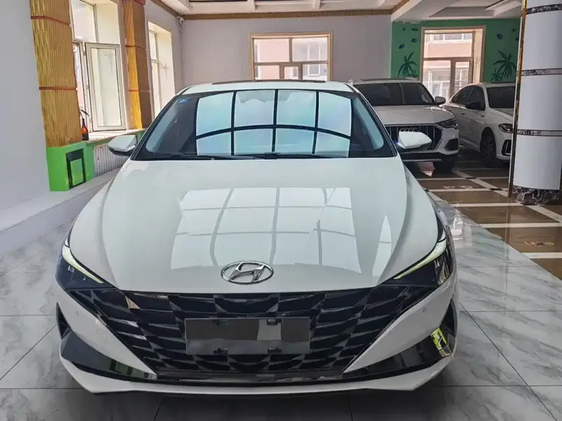 Hyundai Elantra