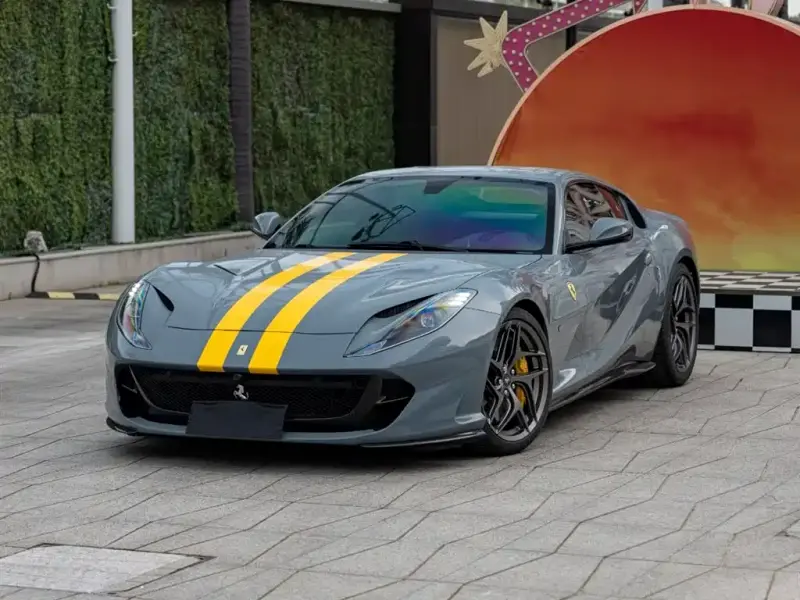 Ferrari 812