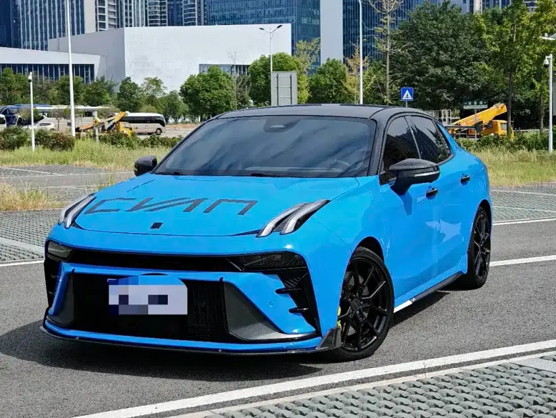 Lynk & Co 03
