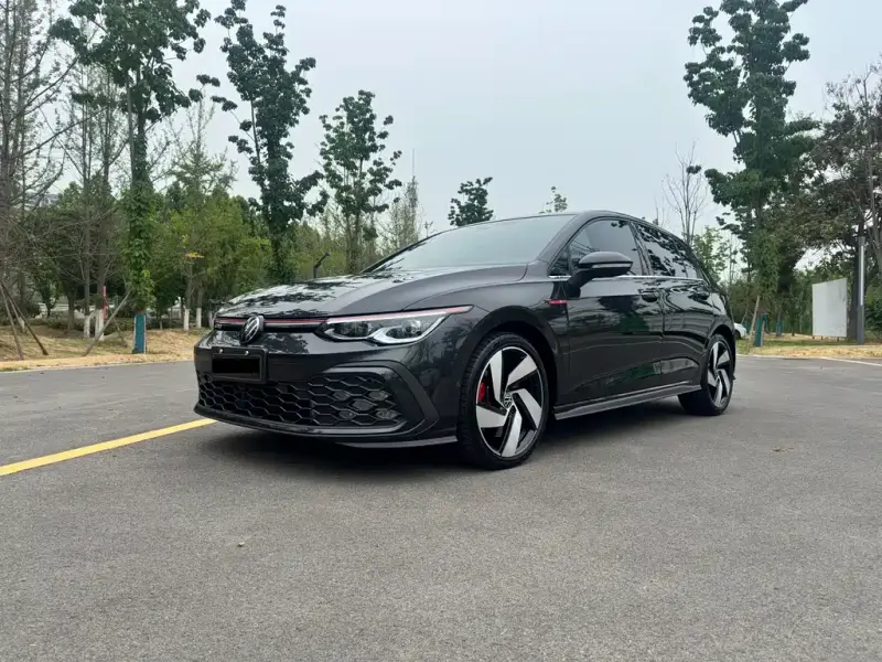 Volkswagen Golf GTI