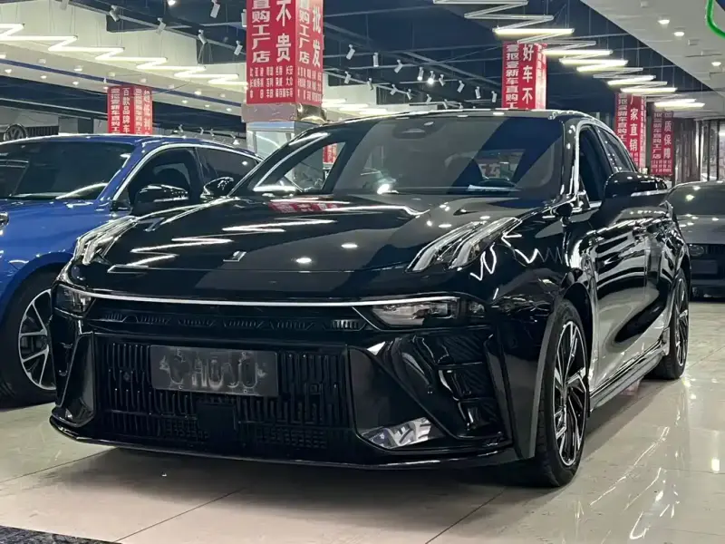 Lynk & Co 03