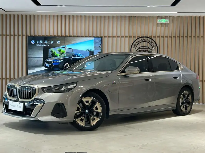 BMW i5