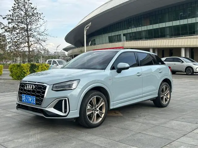 Audi Q2L