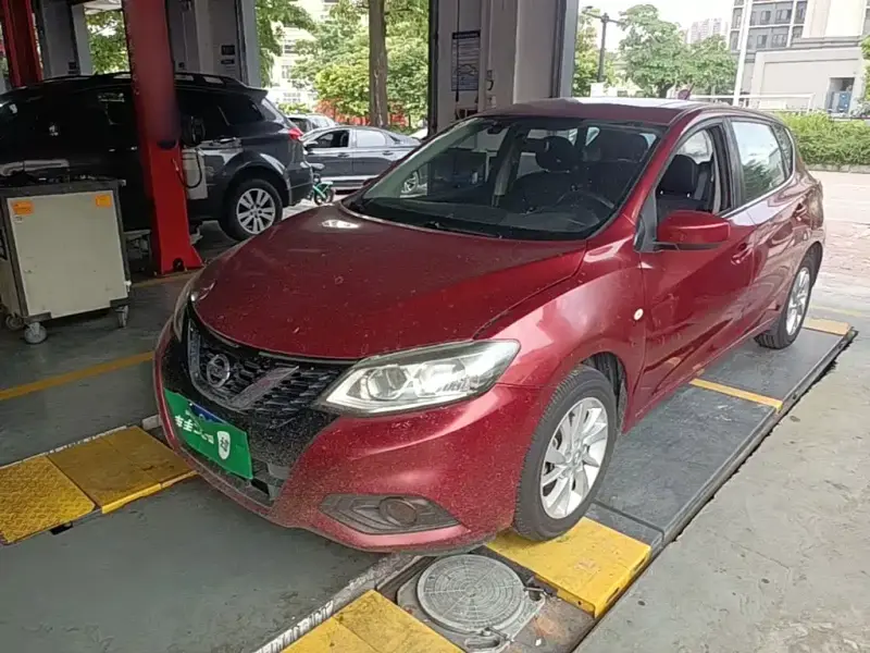 Nissan Tiida