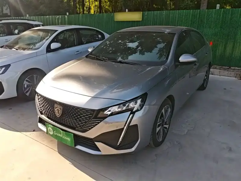 Peugeot 408