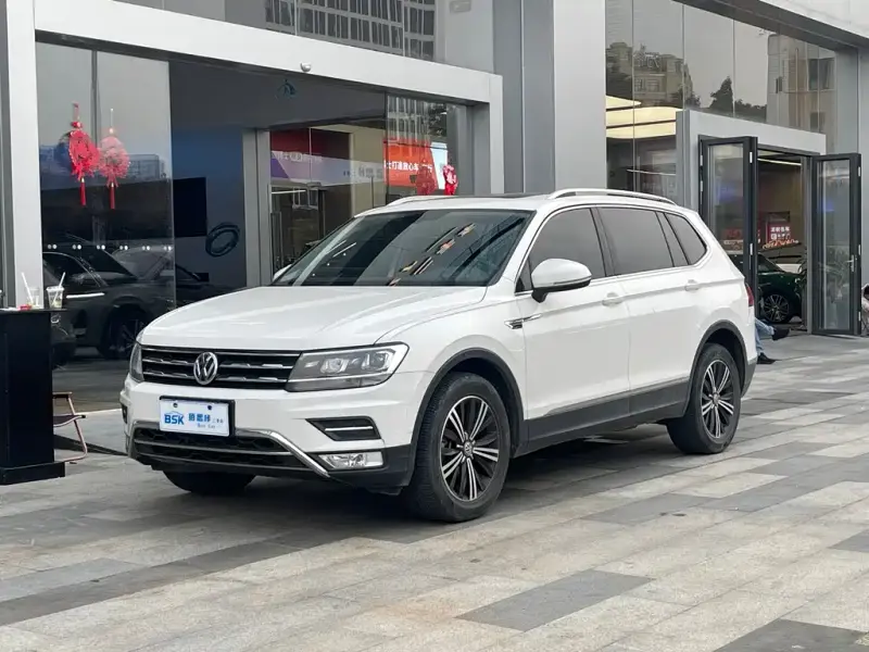 Volkswagen Tiguan L