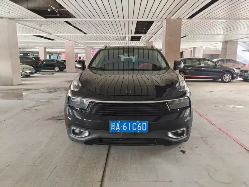 Lynk & Co 01