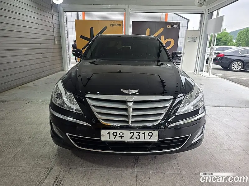 Hyundai Genesis