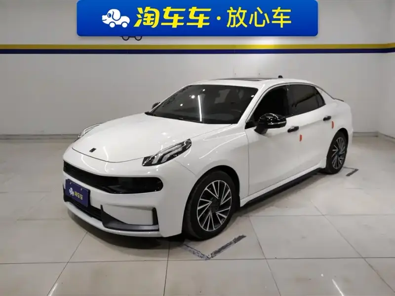 Lynk & Co 03