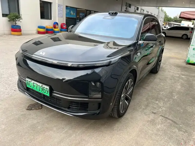 Li Auto L8