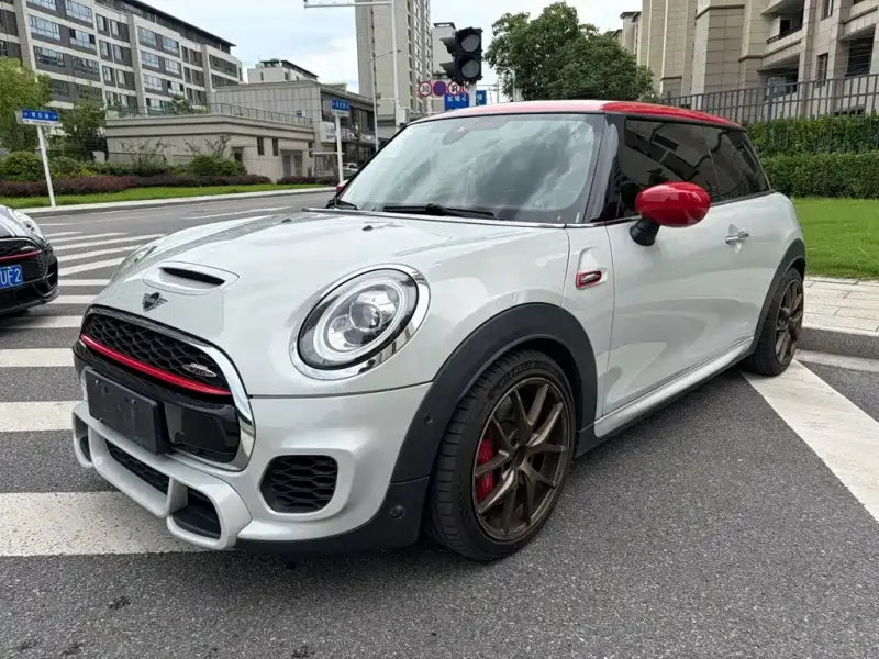MINI JCW