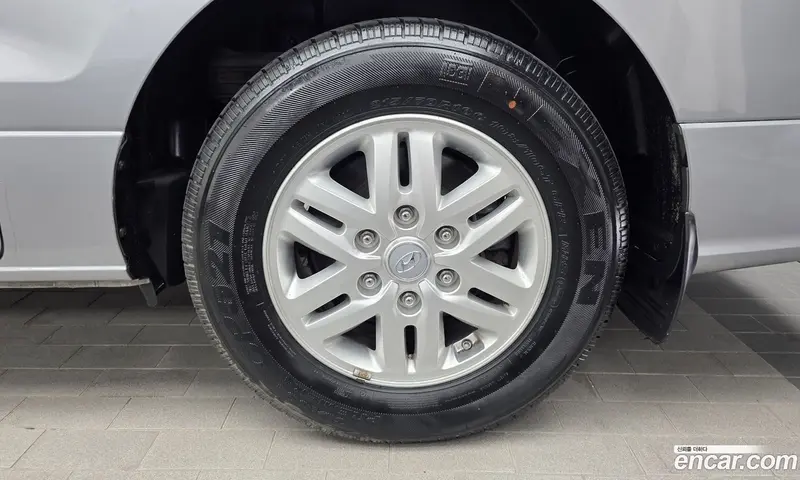 Hyundai H-1