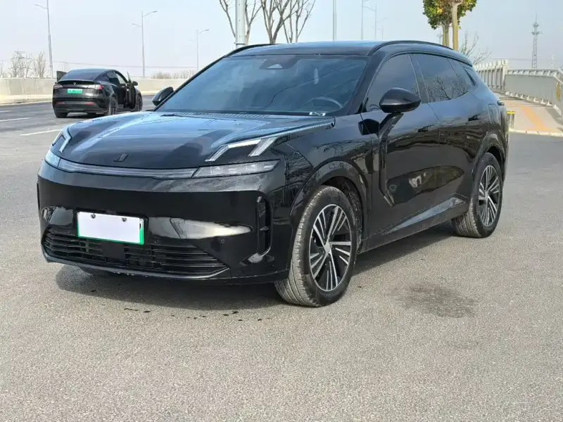 Lynk & Co 08 EM-P