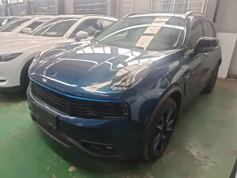 Lynk & Co 01