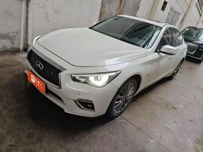 Infiniti Q50L