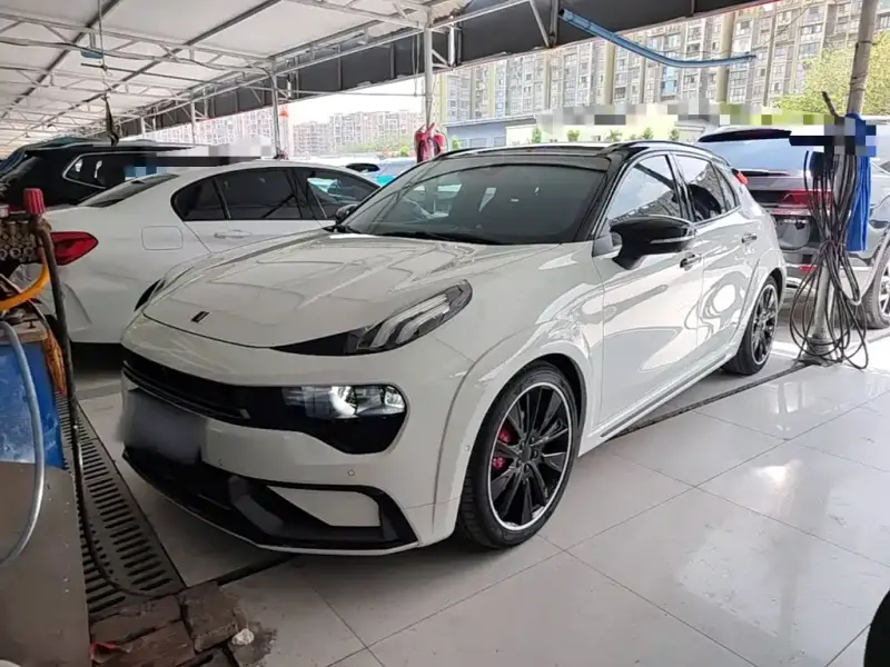 Lynk & Co 02 Hatchback