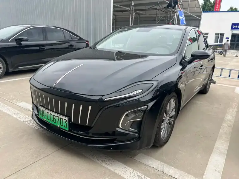 Hongqi E-QM5