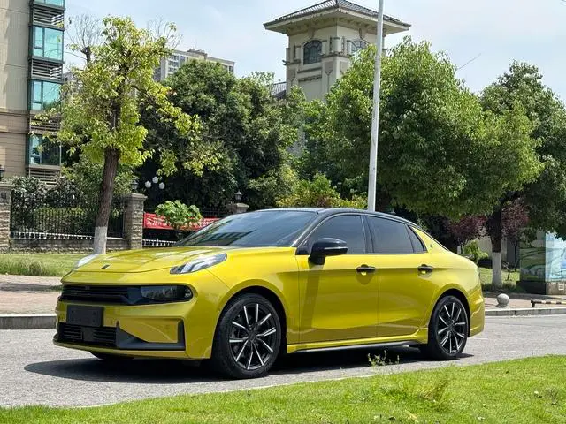 Lynk & Co 03