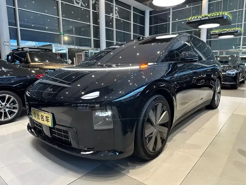 Li Auto i8