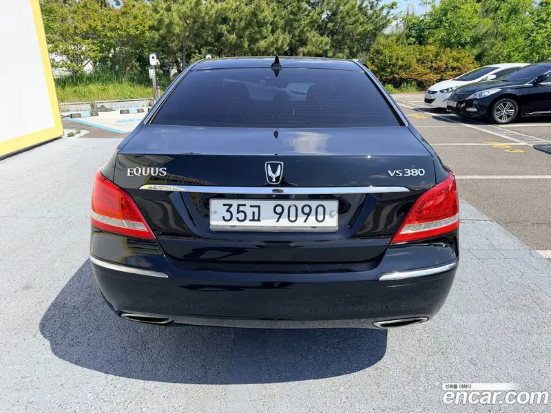 Hyundai Equus