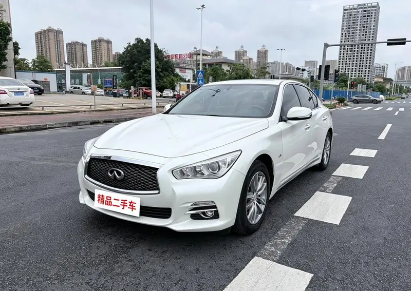Infiniti Q50L