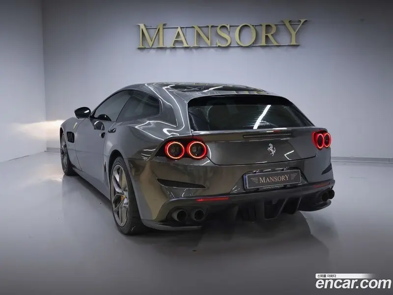 Ferrari GTC4 Lusso