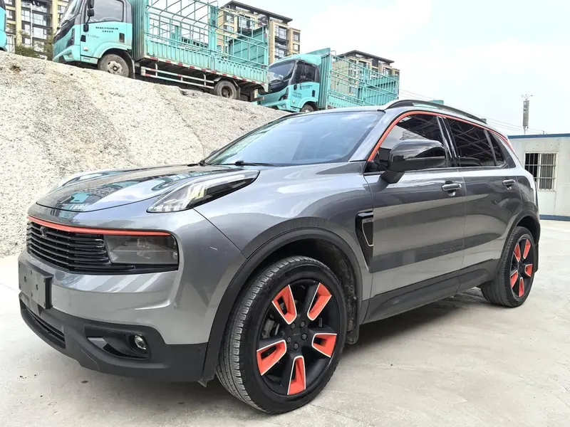 Lynk & Co 01