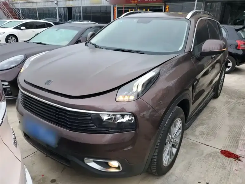 Lynk & Co 01