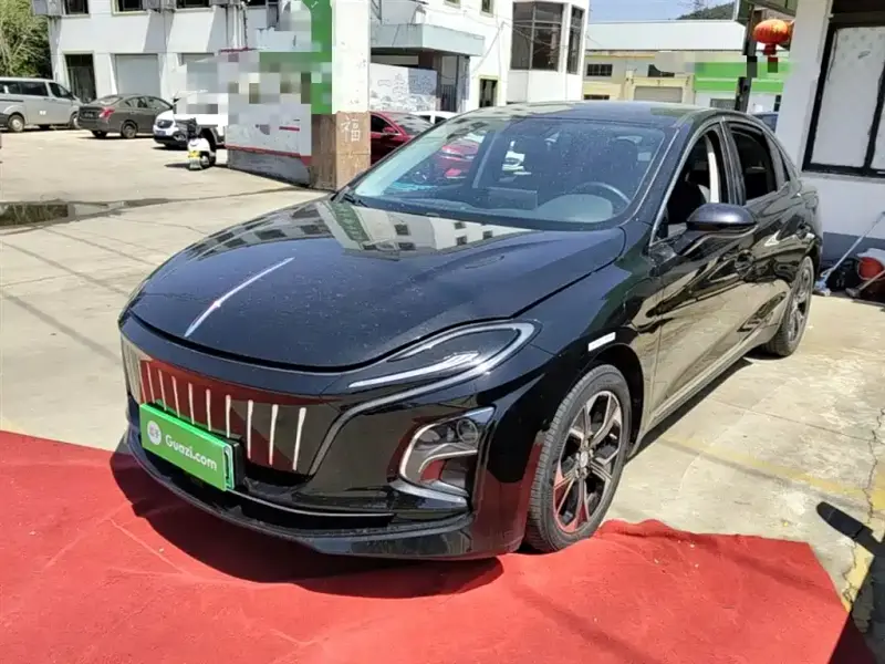 Hongqi E-QM5