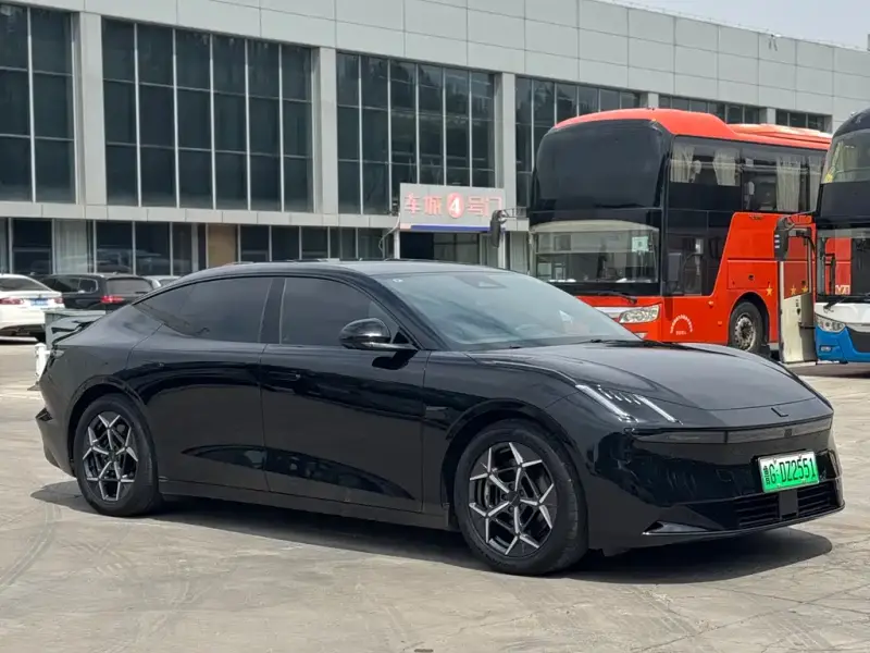 Lynk & Co Z10