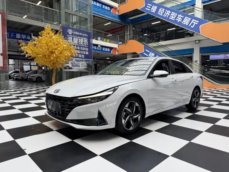 Hyundai Elantra