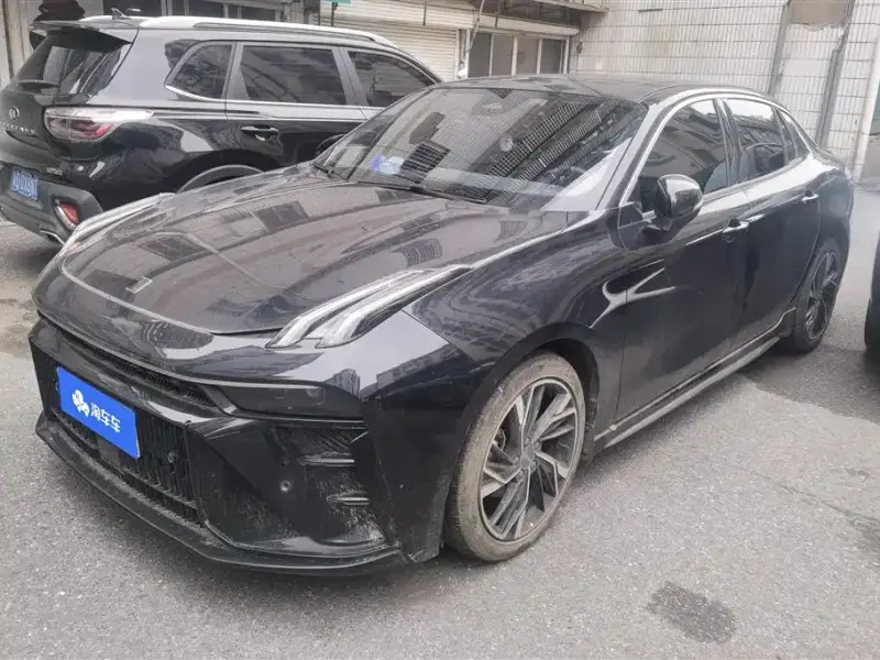 Lynk & Co 03