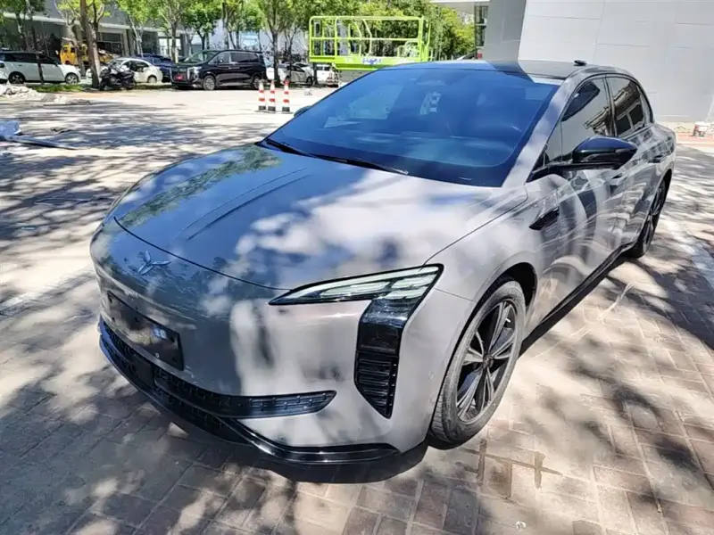 Hongqi EH7