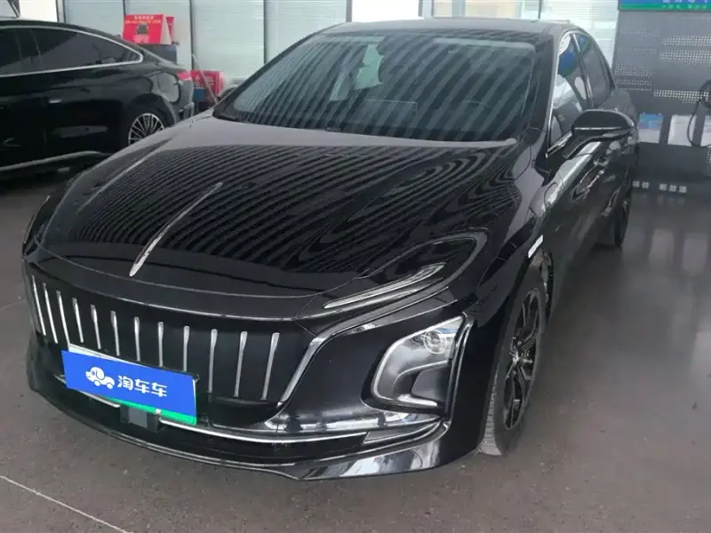 Hongqi E-QM5